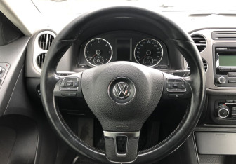Подержанный автомобиль Volkswagen Tiguan 2010 года (12 фото)