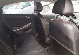 Подержанный автомобиль Hyundai Solaris Sedan 2011 года (10 фото)