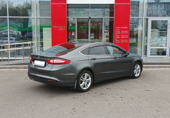 Подержанный автомобиль Ford Mondeo Sedan 2015 года (5 фото)