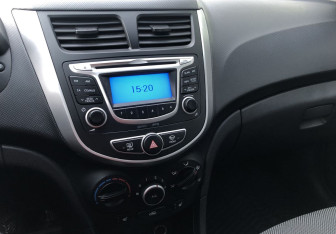 Подержанный автомобиль Hyundai Solaris Hatchback 2014 года (14 фото)
