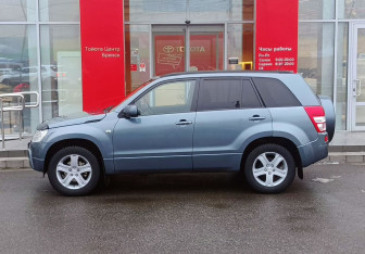 Подержанный автомобиль Suzuki Grand Vitara 2005 года (8 фото)