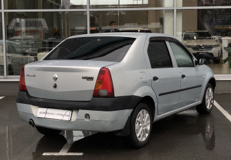Подержанный автомобиль Renault Logan Sedan 2007 года (5 фото)