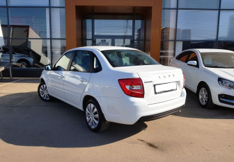 Подержанный автомобиль LADA (ВАЗ) Granta Sedan 2023 года (7 фото)