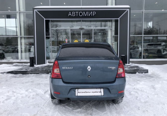 Подержанный автомобиль Renault Logan Sedan 2011 года (6 фото)