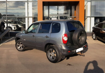Подержанный автомобиль Chevrolet Niva 2017 года (7 фото)