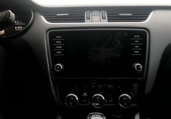 Подержанный автомобиль Skoda Octavia Liftback 2019 года (14 фото)