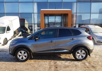 Подержанный автомобиль Renault Kaptur 2020 года (8 фото)