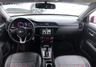 Подержанный автомобиль Kia Rio Sedan 2019 года (10 фото)