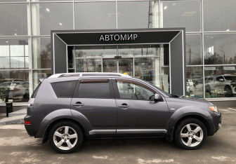 Подержанный автомобиль Mitsubishi Outlander 2008 года (4 фото)