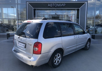 Подержанный автомобиль Mazda MPV 2002 года (5 фото)