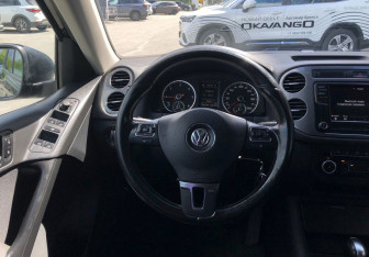 Подержанный автомобиль Volkswagen Tiguan 2011 года (12 фото)