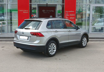 Подержанный автомобиль Volkswagen Tiguan 2019 года (5 фото)