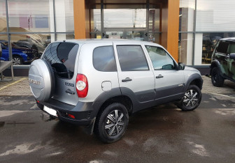 Подержанный автомобиль Chevrolet Niva 2017 года (5 фото)