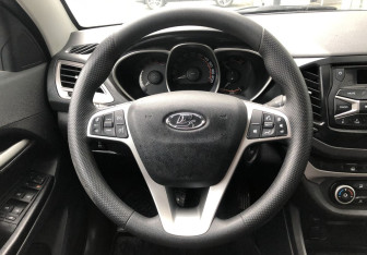 Подержанный автомобиль LADA (ВАЗ) Vesta Sedan 2019 года (12 фото)