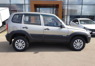 Подержанный автомобиль Chevrolet Niva 2009 года (4 фото)