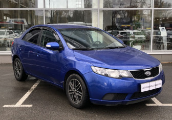 Подержанный автомобиль Kia Cerato Sedan 2010 года (3 фото)