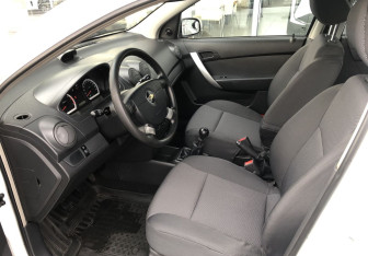 Подержанный автомобиль Chevrolet Aveo Sedan 2011 года (9 фото)