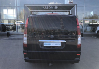 Подержанный автомобиль Mercedes-Benz Viano 2004 года (6 фото)