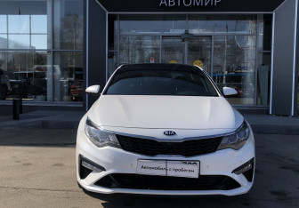 Подержанный автомобиль Kia Optima Sedan 2018 года (2 фото)
