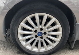 Подержанный автомобиль Ford Mondeo Sedan 2011 года (15 фото)