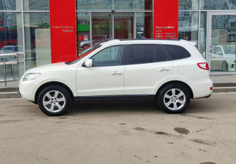 Подержанный автомобиль Hyundai Santa Fe 2009 года (8 фото)