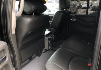 Подержанный автомобиль Nissan Navara (Frontier) 2006 года (9 фото)