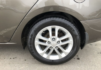 Подержанный автомобиль Kia Cerato Sedan 2009 года (16 фото)