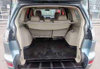 Подержанный автомобиль Mitsubishi Outlander 2008 года (12 фото)