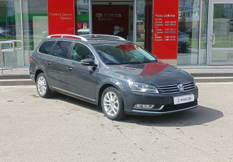 Подержанный автомобиль Volkswagen Passat Wagon 2011 года (3 фото)
