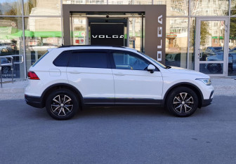 Подержанный автомобиль Volkswagen Tiguan 2021 года (4 фото)