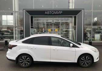 Подержанный автомобиль Ford Focus Sedan 2013 года (4 фото)