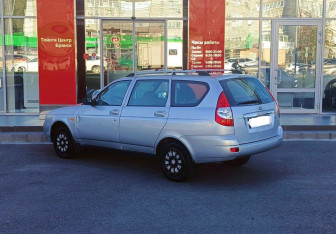 Подержанный автомобиль LADA (ВАЗ) Priora Wagon 2011 года (7 фото)