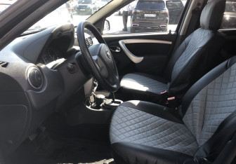 Подержанный автомобиль Nissan Terrano 2015 года (9 фото)