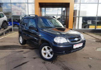 Подержанный автомобиль Chevrolet Niva 2014 года (3 фото)