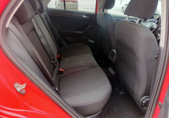 Подержанный автомобиль Volkswagen T-Roc 2020 года (16 фото)