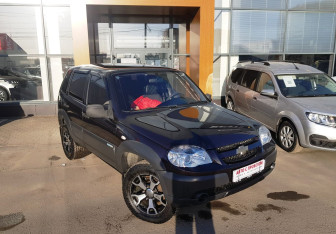 Подержанный автомобиль Chevrolet Niva 2011 года (3 фото)