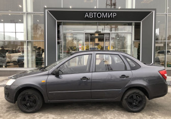 Подержанный автомобиль LADA (ВАЗ) Granta Sedan 2015 года (7 фото)