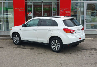 Подержанный автомобиль Mitsubishi ASX 2014 года (7 фото)