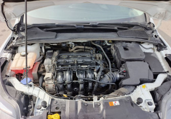 Подержанный автомобиль Ford Focus Hatchback 2012 года (11 фото)