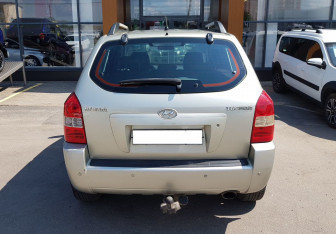 Подержанный автомобиль Hyundai Tucson 2007 года (6 фото)