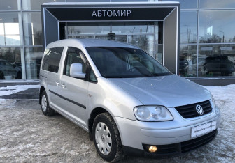 Подержанный автомобиль Volkswagen Caddy Compactvan 2010 года (3 фото)