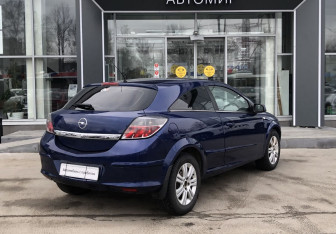 Подержанный автомобиль Opel Astra Hatchback 2008 года (5 фото)