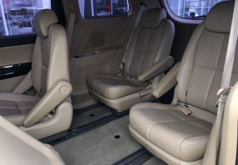 Подержанный автомобиль Kia Carnival 2019 года (12 фото)