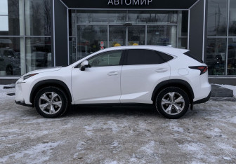 Подержанный автомобиль Lexus NX 2015 года (8 фото)