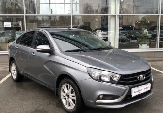 Подержанный автомобиль LADA (ВАЗ) Vesta Sedan 2019 года (3 фото)