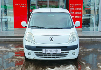 Подержанный автомобиль Renault Kangoo 2010 года (2 фото)