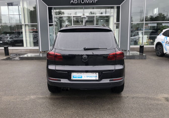 Подержанный автомобиль Volkswagen Tiguan 2012 года (6 фото)