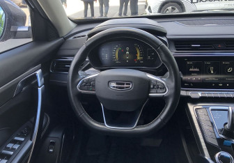 Подержанный автомобиль Geely Atlas Pro 2023 года (12 фото)