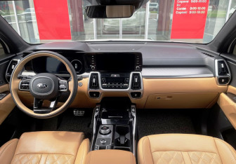 Подержанный автомобиль Kia Sorento 2021 года (12 фото)