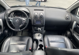 Подержанный автомобиль Nissan Qashqai 2010 года (10 фото)